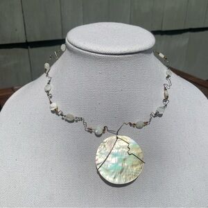 Mother of Pearl Seashell Wire Necklace